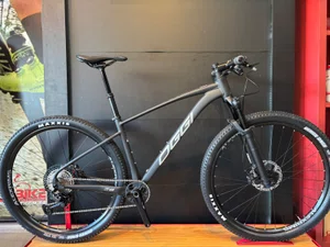 Bicicleta a29 oggi bw 7.6 2026 shimano xt 12v t-15 preto/prata