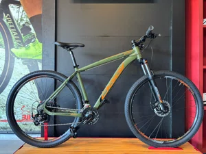 Bicicleta a29 oggi hacker sport shimano 21v vrd/lrja/prt