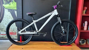 Bicicleta Gios Jump Single Aro 26 Preto e Dourado - Seminova ㅤㅤㅤㅤ