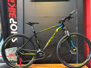 Bicicleta seminova a29 oggi bw 7.0 shimano alivio 9v t-19 preto/amarelo/verde