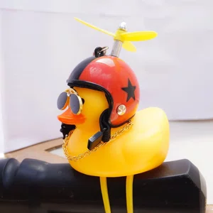 Patinho de Borracha c/ Capacete para Bike