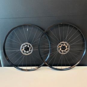 Rodas Shimano Rolamentada Boost Aro Specialized Micro Spine Preto - Seminova