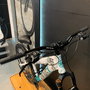Bicicleta Vikingx Tuff25 Shimano 21v Aro 26 Branca e Verde e Preta