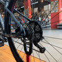 Bicicleta Oggi Hacker HDS Aro 29 Essa 8V Grafite e Rosa e Preto