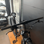 Bicicleta Oggi Hacker HDS Aro 29 Essa 8V Grafite e Rosa e Preto