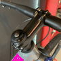 Bicicleta Oggi Hacker HDS Aro 29 Essa 8V Grafite e Rosa e Preto