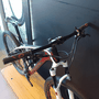 Bicicleta Oggi Agile PRO Aro 29 Deore XT 22v Preta e Vermelha e Branca - Seminova