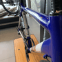 Bicicleta Caloi Strada Racing Aro 700 Tiagra 20v Branca e Azul - Seminova