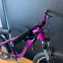 Bicicleta Hupi Naja v9 Gancheira Horizontal Aro 26 Deore Xt 11v Roxo e Preto