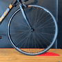 Bicicleta Like R2 Aro 700 Claris 16v Preto e Dourado - Seminova