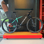 Bicicleta Oggi Agile Sport Carbon Aro 29 Deore 12v 2023 Preto e Azul e Vermelho