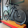 Bicicleta Oggi Agile Sport Carbon Aro 29 Deore 12v 2023 Preto e Azul e Vermelho