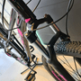 Bicicleta Oggi Big Wheel 7.0 Aro 29 Alivio 18v 2022 Preto e Azul e Pink