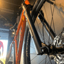 Bicicleta Oggi Big Wheel 7.0 Aro 29 Cues 9v 2024 Laranja e Preto e Amarelo