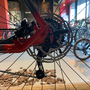 Bicicleta Oggi Big Wheel 7.0 Deore 18v Grafite e Vermelho e Preto