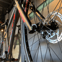 Bicicleta Oggi Big Wheel 7.0 Deore 18v Grafite e Vermelho e Preto