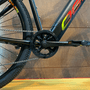 Bicicleta Oggi Big Wheel 8.0 Acera 8v Preta e Vermelho e Amarelo