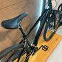Bicicleta Oggi Big Wheel 8.0 Acera 8v Preta e Vermelho e Amarelo