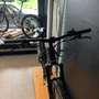Bicicleta Oggi Big Wheel 8.0 Aro 29 Tourney 8 Velocidades T-17 Preto e Amarelo e Vermelho - Seminovo