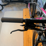 Bicicleta Oggi Big Wheel 7.0 Aro 29 Alivio/Acera 18v 2023 Grafite e Azul e Pink