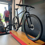 Bicicleta Oggi Big Wheel 7.0 Aro 29 Tourney 24v 2023 Grafite e Vermelho e Amarelo