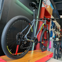 Bicicleta Oggi Big Wheel 7.0 Aro 29 Tourney 24v 2023 Grafite e Vermelho e Amarelo