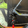 Bicicleta Oggi Big Wheel 7.0 Aro 29 Tourney 24v 2023 Grafite e Vermelho e Amarelo