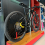 Bicicleta Oggi Big Wheel 7.2 Aro 29 Deore 10v 2023 Preto e Amarelo e Cinza