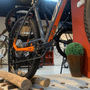 Bicicleta Oggi Bigwheel 7.3 Aro 29 Deore 12V Grafite e Laranja e Cinza