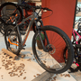 Bicicleta Oggi Bigwheel 7.3 Aro 29 Deore 12V Grafite e Laranja e Cinza