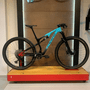 Bicicleta Oggi Cattura Sport Aro 29 Deore 12v Azul e Preto e Vermelho - Seminova