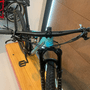Bicicleta Oggi Cattura Sport Aro 29 Deore 12v Azul e Preto e Vermelho - Seminova