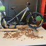 Bicicleta Oggi Hacker Aro 24 Tourney 21v Cinza e Amarelo e Preto