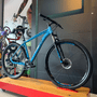 Bicicleta Oggi Hacker Sport Aro 29 Tourney 21v Azul e Preto