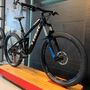 Bicicleta Trek Fuel EX 5 Aro 27.5 Deore 20v Preto Branco e Azul - Seminova