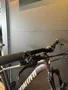 Bicicleta seminova a29 specialized rockhopper deore 12v t-19 cinza/branco