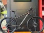 Bicicleta seminova a29 specialized rockhopper deore 12v t-19 cinza/branco