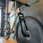 Bicicleta Sinc Tempo Aro 29 Tourney 21v Branco e Preto