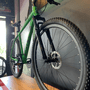 Bicicleta Sinc Tempo Aro 29 Tourney 21v Verde e Preto