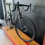 Bicicleta Specialized Allez E5 Aro 700 Claris 16v Cinza escuro e Branco e Prata