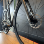 Bicicleta Specialized Allez E5 Aro 700 Claris 16v Cinza escuro e Branco e Prata
