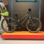 Bicicleta Specialized Jett Aro 24 microSHIFT 8v 2023 Cinza Escuro e Prata