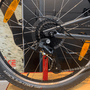 Bicicleta Specialized Jett Aro 24 microSHIFT 8v 2023 Cinza Escuro e Prata