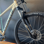 Bicicleta Specialized Rockhopper Sport Aro 29 microShift 18v 2024 Branco e Azul Turquesa