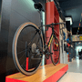 Bicicleta Trek Domane AL2 Aro 700 Claris 16v Preto e Dourado - Seminova
