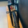 Bicicleta Vikingx Tuff-25 Aro 26 Shimano 21v Preta e Rosa e Azul e Branca
