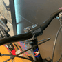 Bicicleta Vikingx Tuff 25 Shimano 21v Preta e Rosa e Azul e Branca