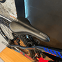 Bicicleta Vikingx Tuff 25 Shimano 21v Preta e Rosa e Azul e Branca