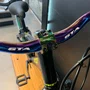 Bicicleta Vikingx Tuff-30 Aro 26 Preta e Verde com Guidão Camaleão