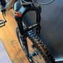 Bicicleta Vikingx Tuff 30 Shimano 21V Aro 26 Preta e Verde e Cinza